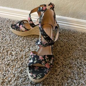 Floral wedges size 6M